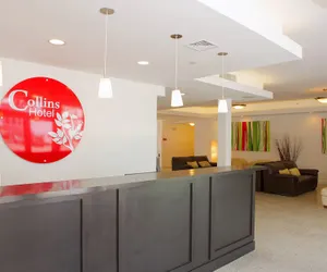 Photo 5 - Collins Hotel