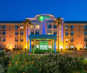 Photo 2 - Holiday Inn Express Hotel & Suites PEORIA NORTH - GLENDALE, an IHG Hotel