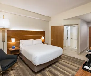 Photo 2 - Holiday Inn Express Hotel & Suites PEORIA NORTH - GLENDALE by IHG