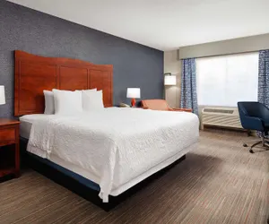 Photo 5 - Hampton Inn Medford