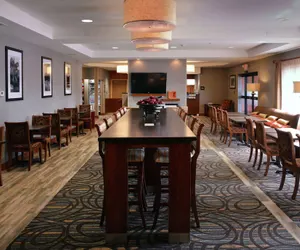 Photo 2 - Hampton Inn Medford