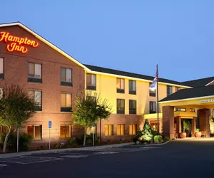 Photo 2 - Hampton Inn Medford