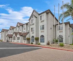Photo 2 - Comfort Inn & Suites of Salinas