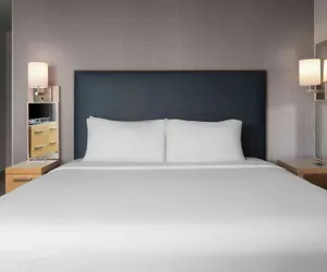 Photo 5 - Courtyard by Marriott Charlotte City Center