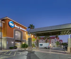 Photo 2 - Best Western North Phoenix Hotel
