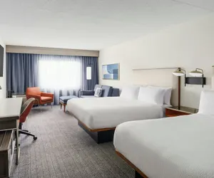 Photo 4 - Courtyard by Marriott Chicago Midway Airport