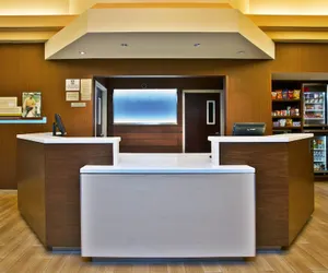 Photo 4 - Fairfield Inn and Suites by Marriott Chicago Midway Airport