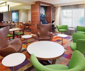 Photo 2 - Fairfield Inn and Suites by Marriott Chicago Midway Airport