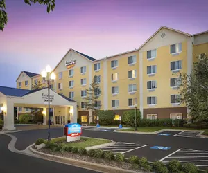 Photo 2 - Fairfield Inn and Suites by Marriott Chicago Midway Airport