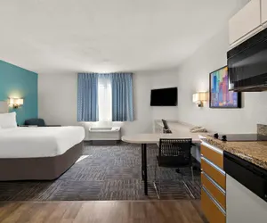 Photo 4 - MainStay Suites Cincinnati Blue Ash