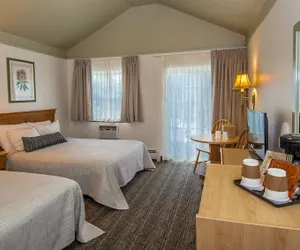 Photo 2 - Rivers Edge Resort