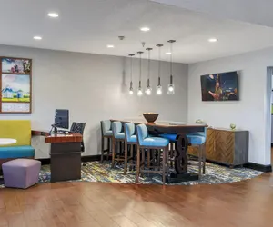 Photo 2 - Hampton Inn Elkhart IN