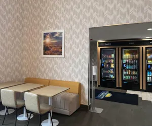 Photo 2 - Days Inn & Suites by Wyndham Wausau