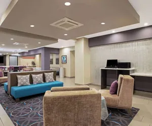 Photo 4 - La Quinta Inn & Suites by Wyndham Fayetteville