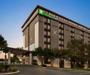 Photo 2 - Holiday Inn Express San Antonio-Airport by IHG