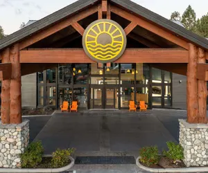 Photo 2 - Riverhouse Lodge