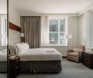 Photo 5 - Club Quarters Hotel Faneuil Hall, Boston