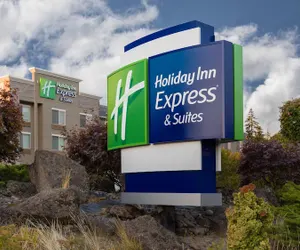 Photo 2 - Holiday Inn Express & Suites Hood River, an IHG Hotel