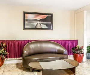 Photo 5 - Econo Lodge Macon