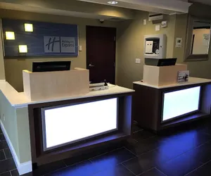 Photo 2 - Holiday Inn Express Hotel & Suites St. Paul-Woodbury by IHG