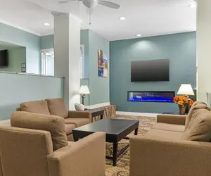 Photo 5 - Best Western Teal Lake Inn