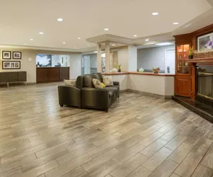 Photo 5 - La Quinta Inn & Suites by Wyndham Cleveland Macedonia