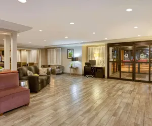 Photo 4 - La Quinta Inn & Suites by Wyndham Cleveland Macedonia