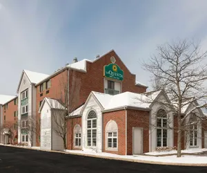 Photo 2 - La Quinta Inn & Suites by Wyndham Cleveland Macedonia