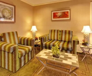 Photo 4 - La Quinta Inn & Suites by Wyndham Plattsburgh