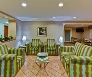 Photo 4 - La Quinta Inn & Suites by Wyndham Lakeland East