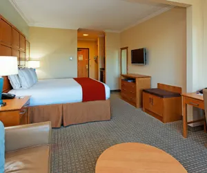 Photo 5 - Holiday Inn Express & Suites Santa Clara-Silicon Valley, an IHG Hotel