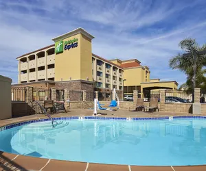 Photo 2 - Holiday Inn Express San Diego South - National City, an IHG Hotel