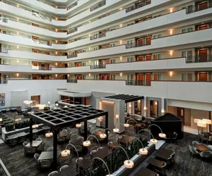 Photo 3 - Embassy Suites Little Rock