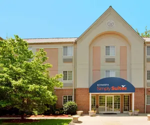 Photo 2 - Sonesta Simply Suites Hampton