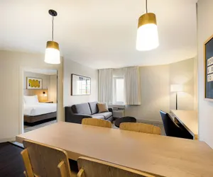 Photo 5 - Sonesta Simply Suites Birmingham Hoover