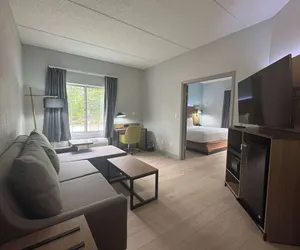 Photo 5 - La Quinta Inn & Suites by Wyndham Raleigh Cary