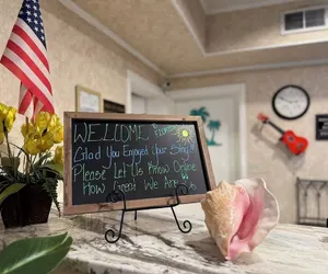 Photo 5 - Hole Inn the Wall Hotel - Fort Walton Beach - Sunset Plaza - nearby Beaches & Hurlburt