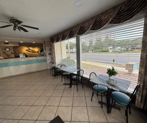 Photo 3 - Hole Inn the Wall Hotel - Fort Walton Beach - Sunset Plaza - nearby Beaches & Hurlburt