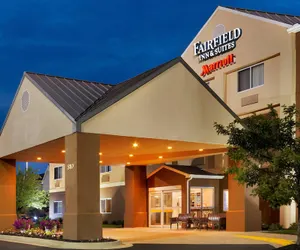 Photo 2 - Fairfield Inn & Suites Lansing West