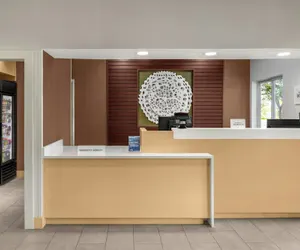 Photo 3 - Fairfield Inn & Suites Saginaw