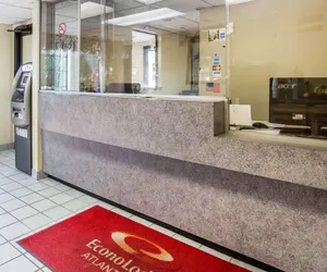 Photo 4 - Econo Lodge