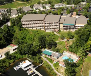 Photo 2 - Inn at Grand Glaize