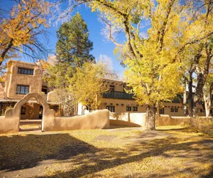Photo 2 - Sagebrush Inn & Suites