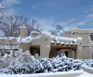 Photo 2 - Sagebrush Inn & Suites