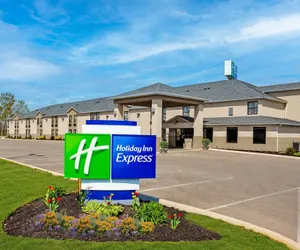 Photo 2 - Holiday Inn Express London by IHG
