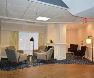 Photo 3 - Hampton Inn Salem East - Electric Road