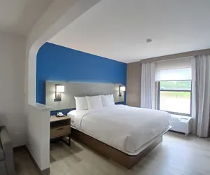 Photo 2 - Comfort Inn Marion near Downtown & Blue Ridge PKWY