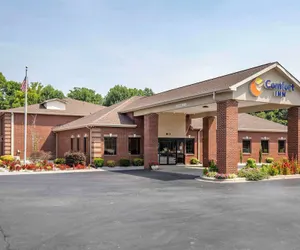Photo 2 - Comfort Inn Marion near Downtown & Blue Ridge PKWY
