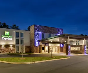 Photo 2 - Holiday Inn Express Williamsbrg Busch Gardens Area, an IHG Hotel