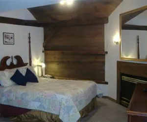 Photo 2 - Sturbridge Country Inn